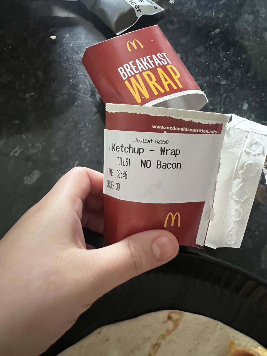 paigeware_'s tweet photo. @McDonaldsUK can it be explained how my food can be delivered, with an item that's requested to be removed, packaging says removed and it's not? https://t.co/2zN2jVz2KU