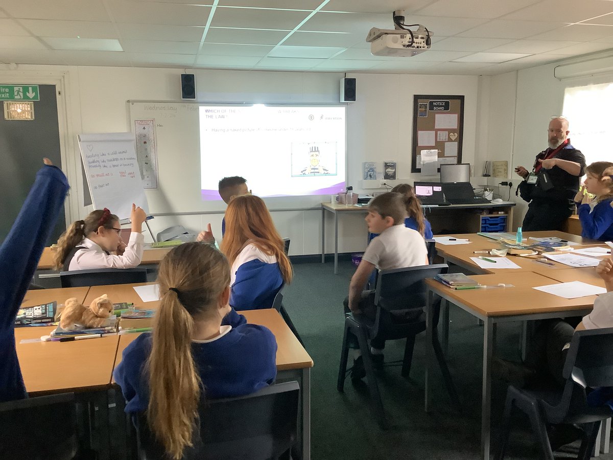 A big thank you to PCSO Craig from @ASPolice for our lesson about online safety, sharing images & talking to strangers whilst online. 'Take care when you share. If in doubt, speak out' ... is a clear & memorable message for the children to take away. #staysafeonline