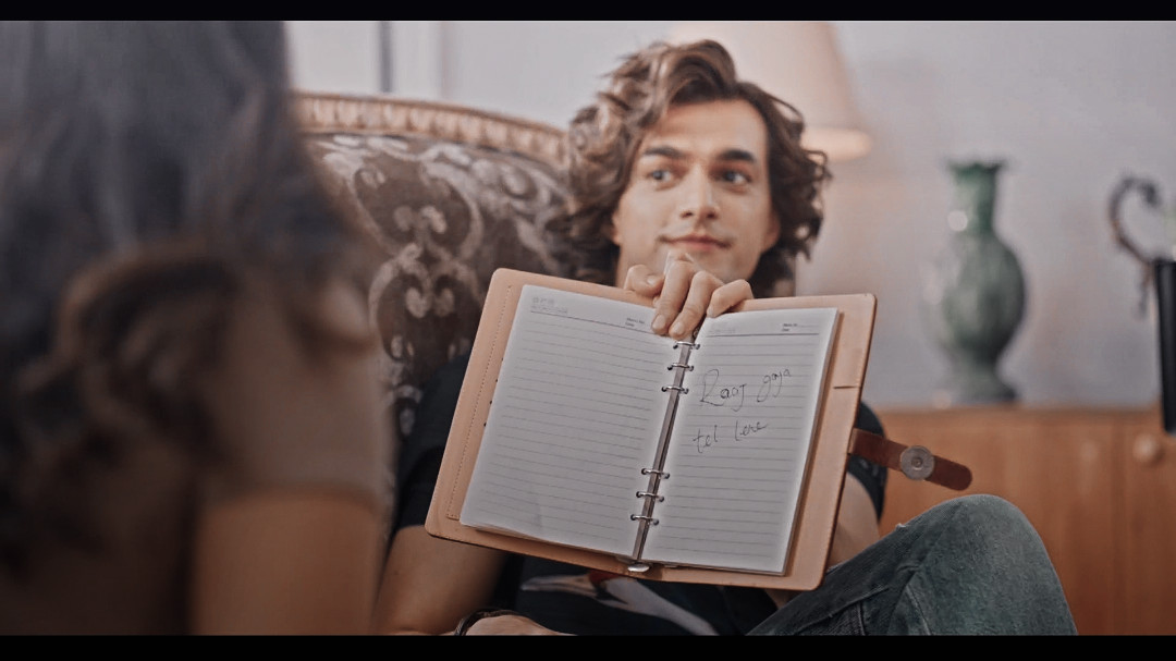 Two sides of maddy here
"I will not fool my audience" ❤🙌
&amp;
"Raj gya tel lene" 😂🔥

#MohsinKhan #MoMinions #moisha #eishasingh #MohsinAsMaddy #Jabmilatu @momo_mohsin