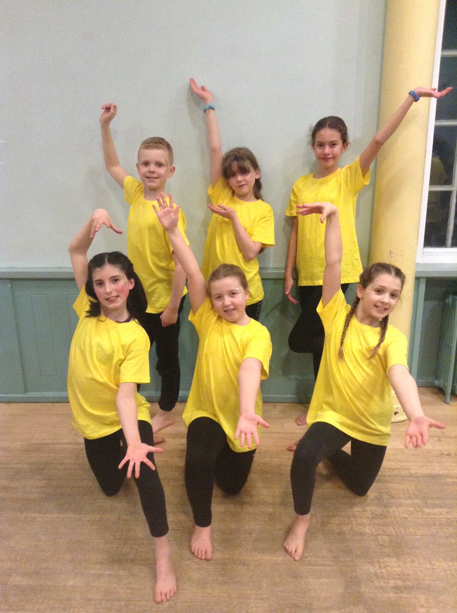 WinsleySchool's tweet image. Congratulations to our Winsley dancers who performed
@TheForumBath  in #wwdf 2024  You were awesome! Glowsticks in the dark in front of hundreds of people! #thrivingtogether #wearewlpswestbury
@PalladianTrust
@Apple_Supply
@WiltsSport
@Bath_Wilt_P
@matravers_dance
@RChoiceWilts