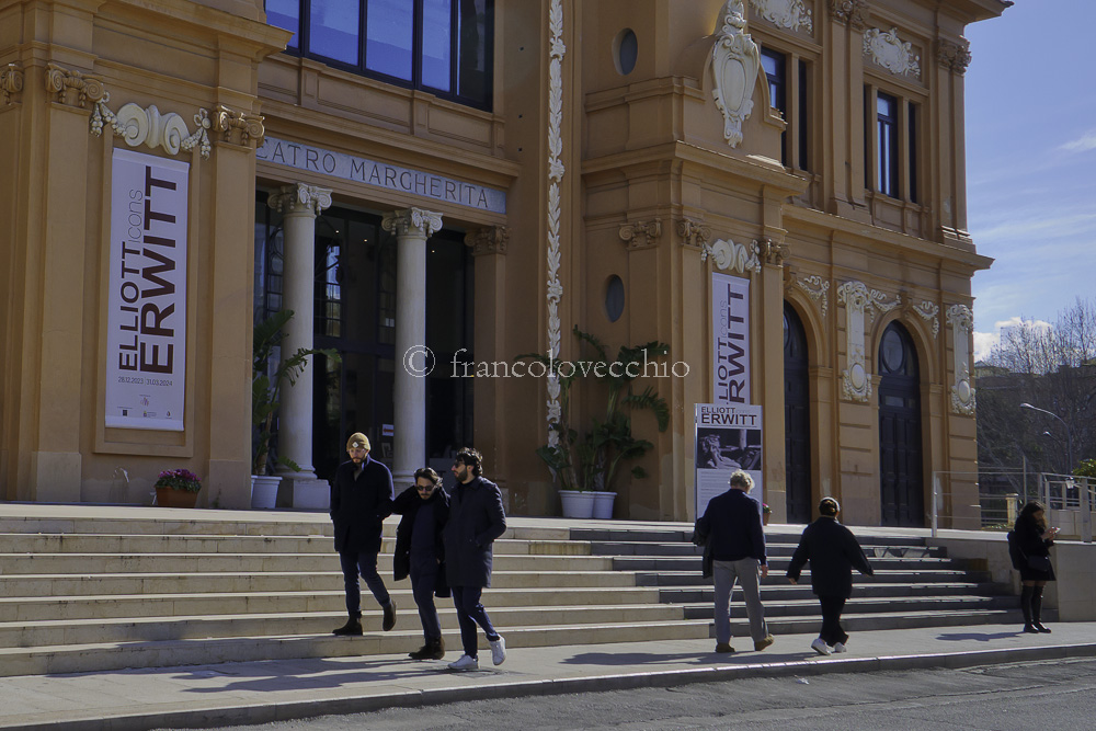 La Bari culturale; ingresso teatro Margherita.
#photography #PhotographyIsArt #museum #theatreforall #streetphotography #Bari #Puglia #city #visionaryart  #Italy #culture