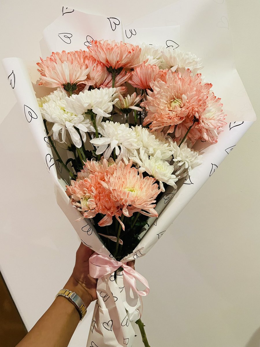 mambostore's tweet photo. Available for valentine’s day🤍 https://t.co/MjzF2Bgf4j