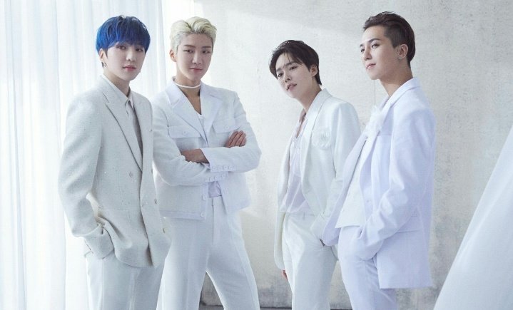 zazenoona's tweet photo. WINNER owns white suits https://t.co/dQHc8u9ffc