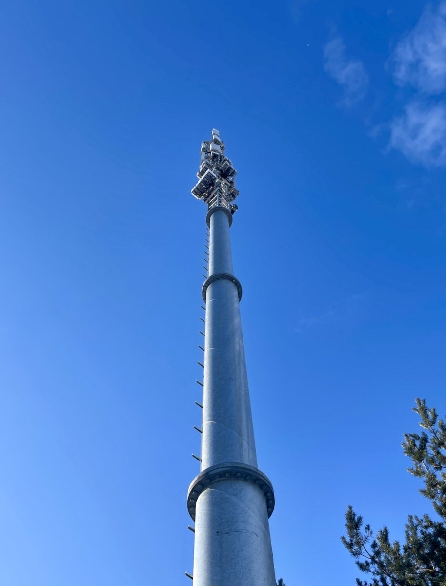 #RAIN team on #fieldtrip to #towersite: firsthand #insights into #towerops, infrastructure and discussing #optimization strategies with on-site personnel.
Valuable context for refining RAIN's #AI-driven services to better meet #efficiency and #sustainability needs of #TowerCos.