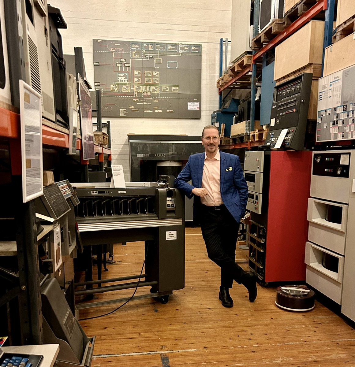 I had a chance to visit the Finnish Computer Museum in Jyväskylä. Behind me you can see a 1956 hard drive from an IBM 305 RAMAC (capacity: 5 MB).