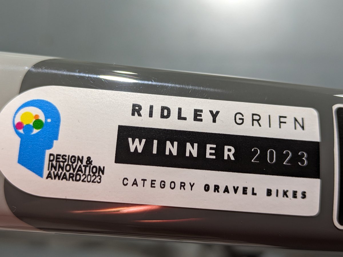 Custom spec Ridley Grifn Allroad bike in 54cm featuring Shimano 105 mechanical shifting and Ridleys integrated carbon cockpit for £2909-thats the same price as the alloy bar equipped stock spec.