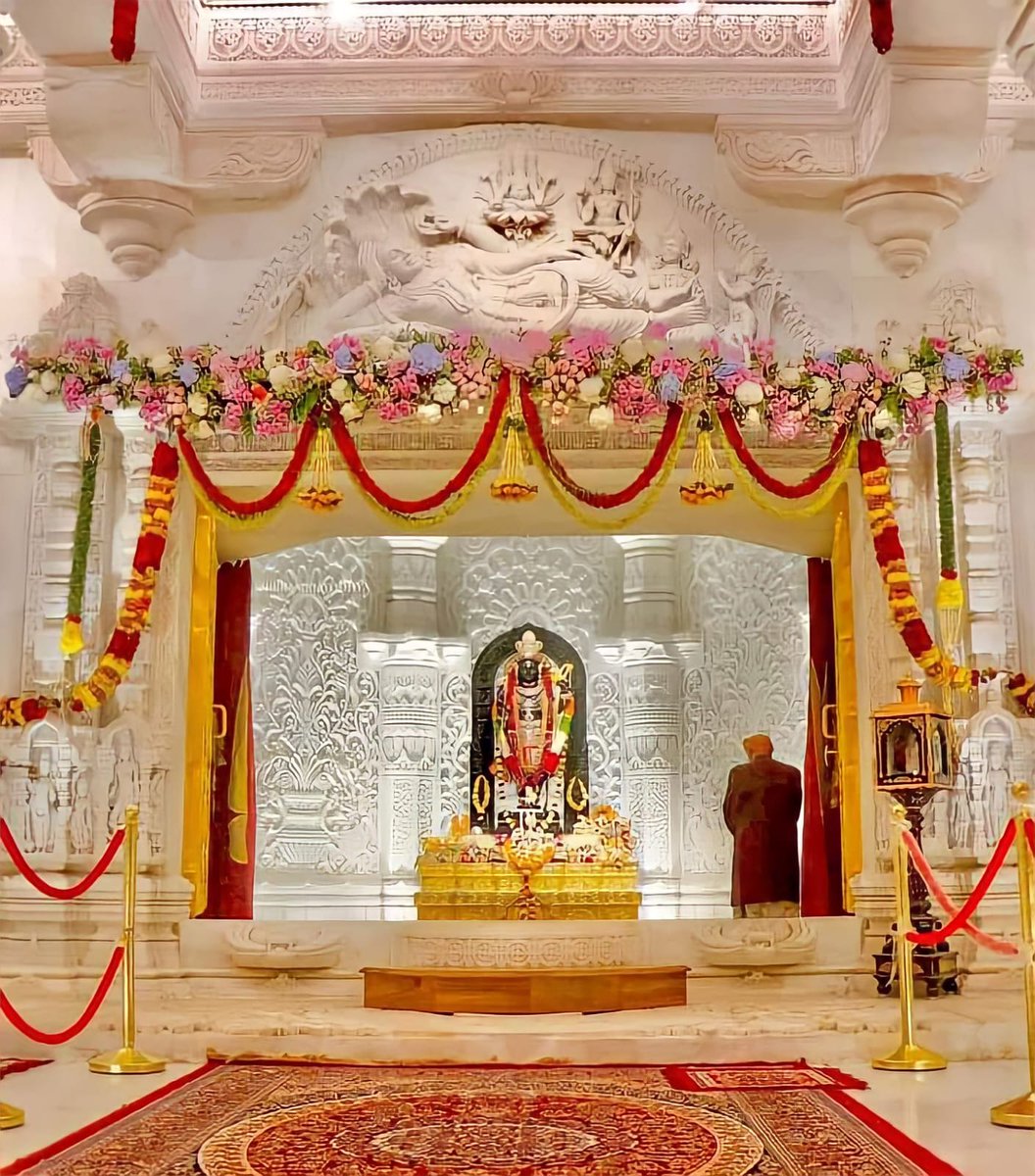 कलियुग केवल नाम अधारा, सुमिर सुमिर नर उतरहिं पारा।

तुलसी बाबा कहते हैं कि - कलियुग में केवल भगवान के नाम का जाप ही मनुष्य को संसार के गहरे समुद्र से पार लगाने के लिए पर्याप्त है। 

               🙏 " जय श्री राम " 🙏