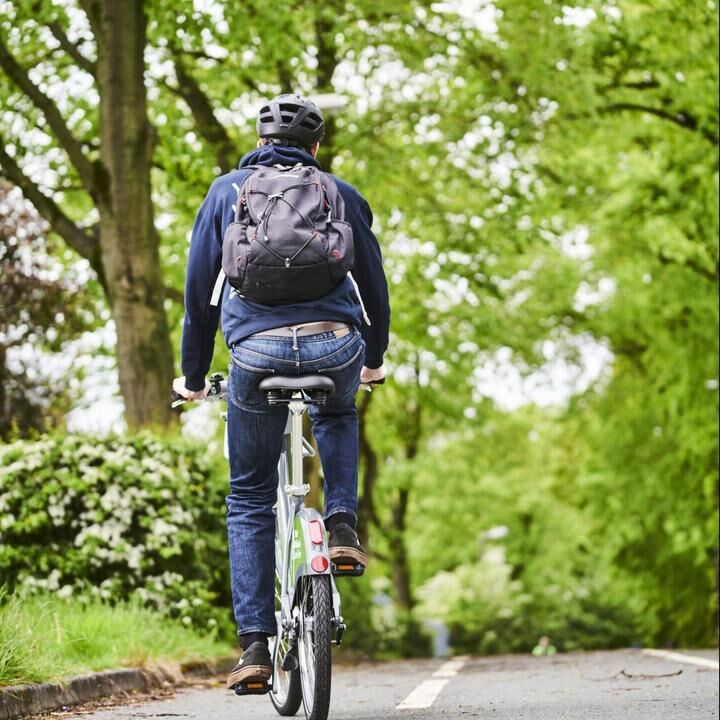 The automatic pedalling assistance on our e-bikes will get you up to 15.5mph in no time.🚲 So, get ready to ride with ease and maintain your speed without the extra effort! #RideInStyle #Ebikes #Biking