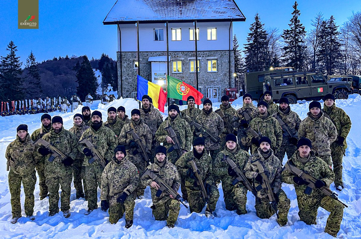 Exercito_pt's tweet photo. 4.ª Força Nacional Destacada 🇵🇹na Roménia testa capacidade de operação em montanha
👉No âmbito das "Enhanced Vigilance Activities" da NATO, a 4.ª FND participou no Exercício MOUNTAIN TRAINING 24.01, em conjunto com a Força Romena🇷🇴
#ExércitoPortuguês #4FNDROU #EMGFA #WeAreNATO https://t.co/LOUobHiNZ5