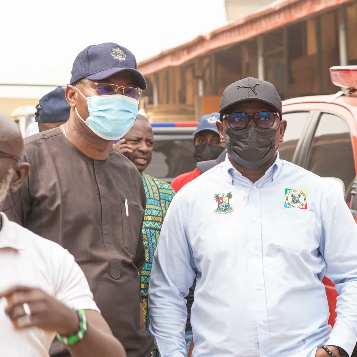 Yesterday, we #safetyforyou visited two markets in Lagos; Oko Baba, Ebute Meta & Amu Market, Mushin, to talk about fire safety. The team was led by the HC, MOSD, Director of LASG Fire Service & We engaged the traders on how to avoid 🔥's @Mr_JAGs @safety_lasg @AwojobiSeun