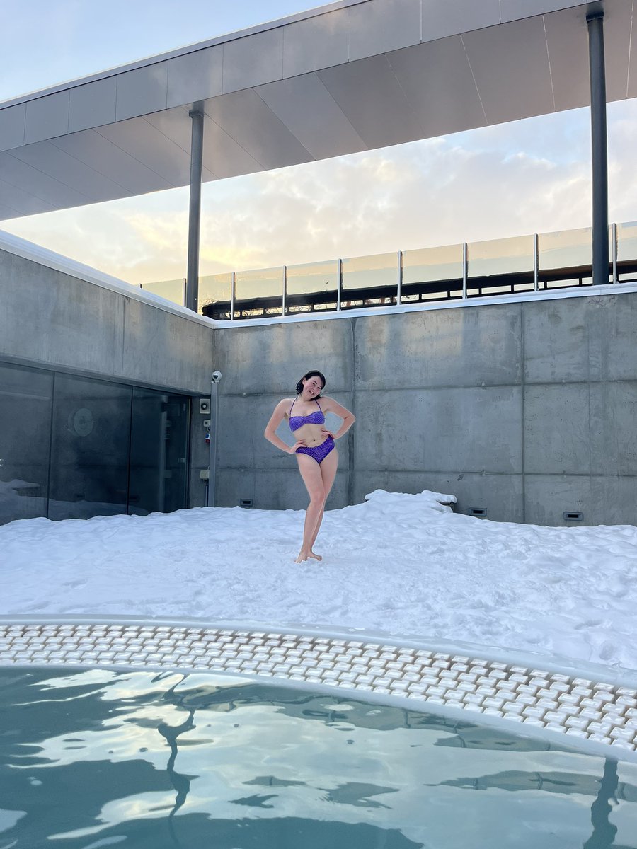 AnnaFayJackson's tweet photo. not your average bikini pic. still pretty cool though. 🥶 https://t.co/1k4S9Ur4ZA