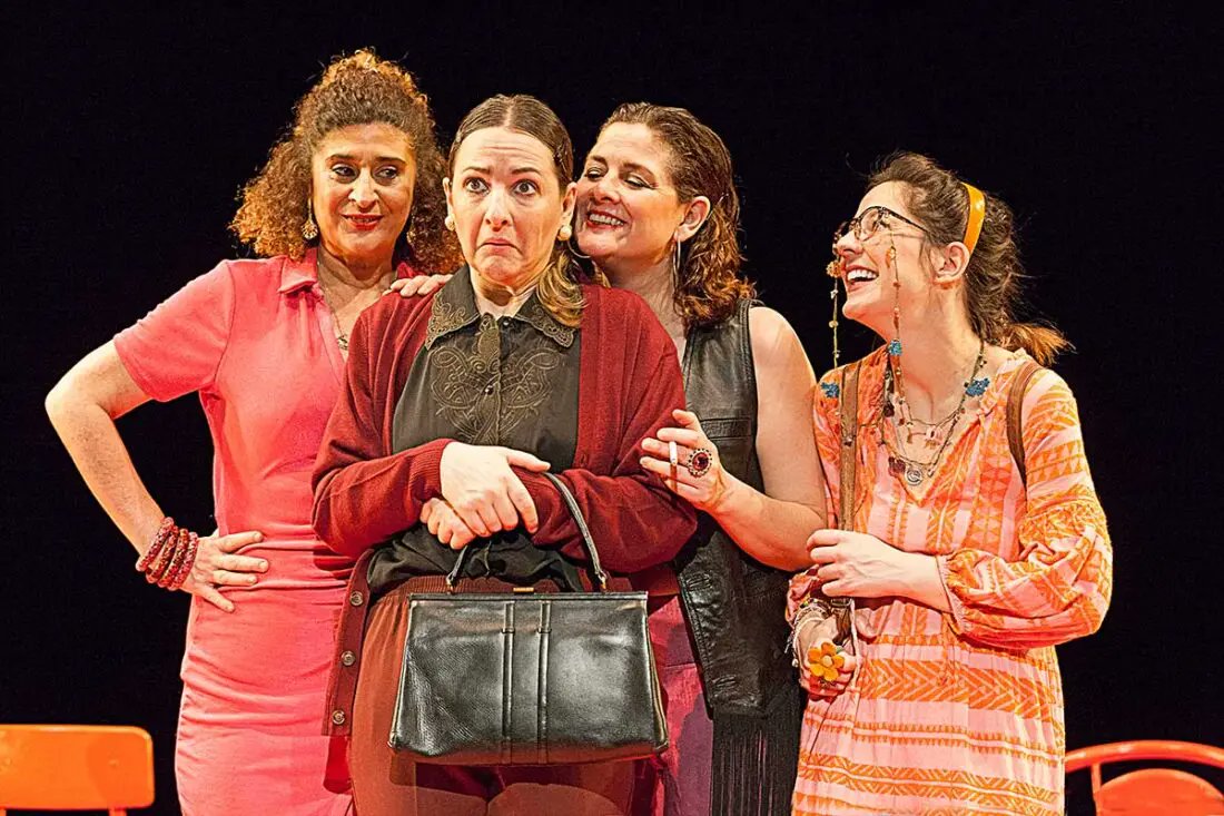 TeatroMAD's tweet photo. PROMO - 'Las bingueras de Eurípides'🤩 Lo tierno y lo salvaje se unen en la nueva comedia de @LasNinasdeCadiz, que llega al @teatroQSF.  Eurípides, un bingo y la lucha contra el patriarcado toman la palabra en esta obra dirigida por @TRONCOSO__. Tu -20%👉https://t.co/TnOhZGPZZd https://t.co/2Sm4pQXn84