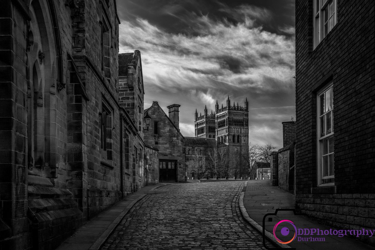 The road to @durhamcathedral#Durham #DurhamCatherdral #DurhamCastle #street #cobbledstreets #cobbles #City #CityCentre #CityScape #Ukshots #CapturingBritain #cloudydays #northeast #north #northern #blackandwhite #clouds #beautyinnature #nature #outdoors #morning #skies #ukweather