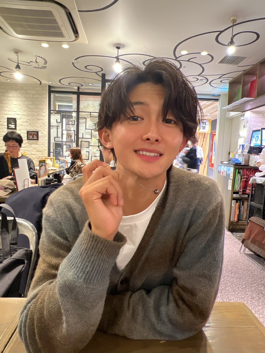 翔太 名前 : 井手翔太(いてしょうた) 性別 : 男 年齢：21歳 身長 : 177cm