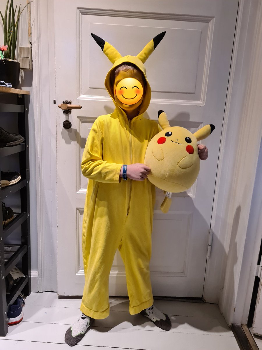 fru_kroyer's tweet photo. @AnnaSkarum Bjarke er Pikachu https://t.co/uweNbd9SbC