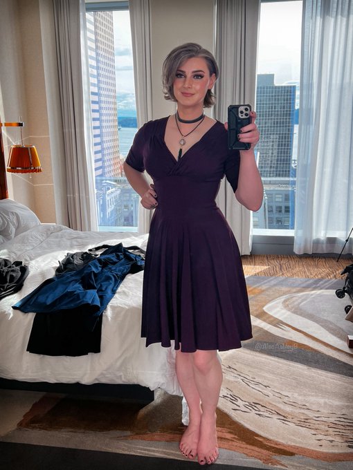 Went thrifting for dresses this week... this was my fav ? https://t.co/SljqAKw2FV