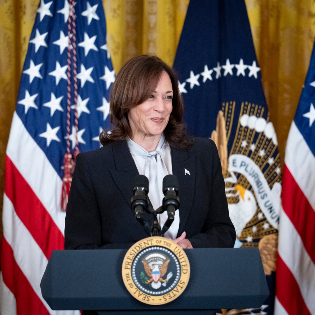 Kamala Harris tweet media