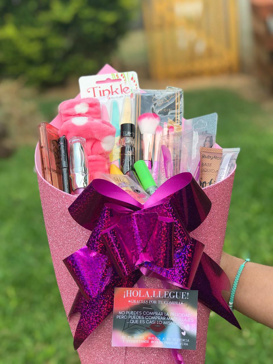 No regalen ramos de flores, regalen ramos de maquillajes😍