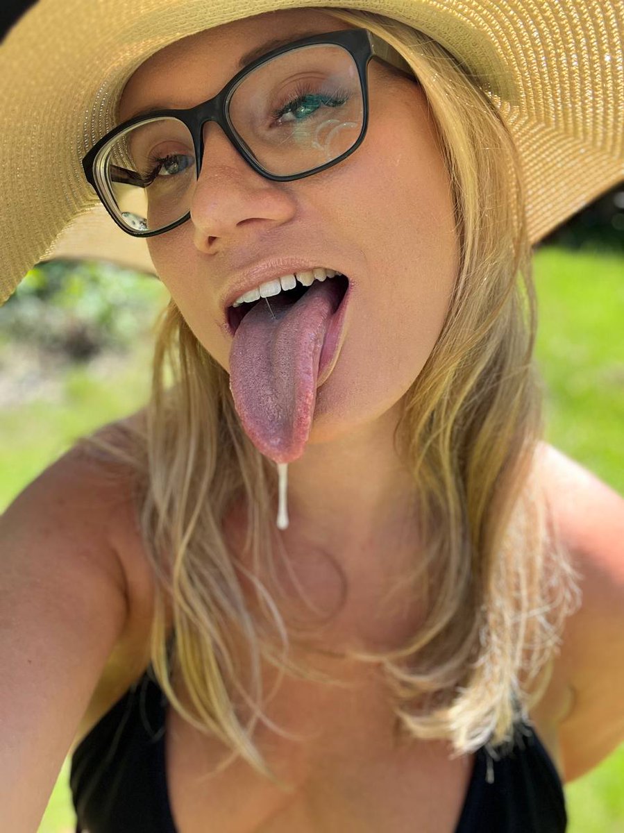 JennyWillson_'s tweet photo. Like and RT for a 🍒 pic #nsfwtwt #horny #teen https://t.co/VVT6Zf6VI5