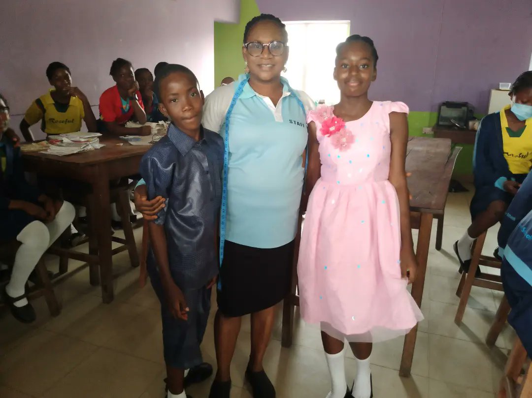 rosefulinterna2's tweet photo. 👗👔  Home Economics Practical Showcase 
Our talented students at Roseful International High School have showcased their creativity and skills in Home Economics practicals! They have crafted beautiful dresses and stylish shirts and shorts, all with finesse and precision. https://t.co/AenBcjsLkb