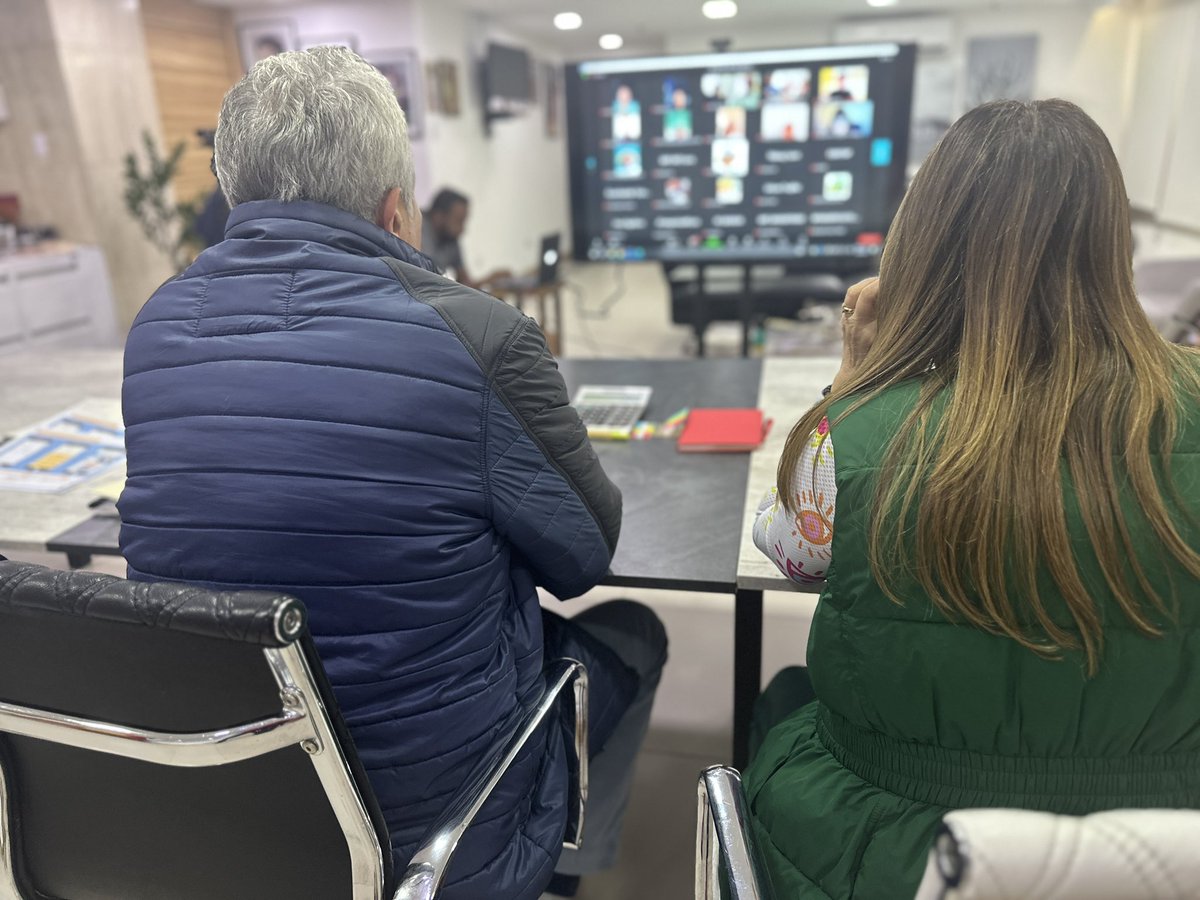 Este viernes sostenemos un encuentro con el equipo del <a href="/MinAgriculturaV/">MinAgriculturaVe</a> más los integrantes del CNT, para evaluar el avance y la recolección de las propuestas de la jornada de consulta y debate de las siete transformaciones (7T) convocada por el Pdte <a href="/NicolasMaduro/">Nicolás Maduro</a>