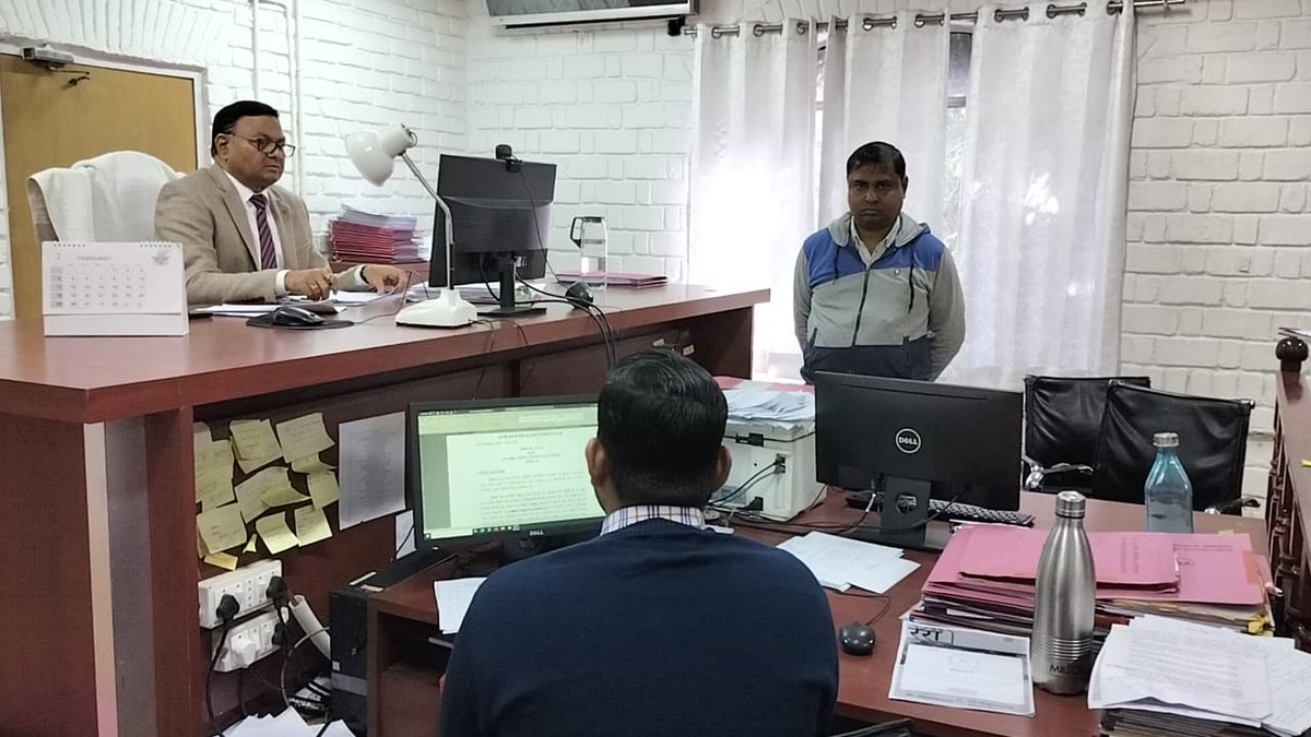 UPRERAofficial's tweet image. उ.प्र. रेरा के मा. न्यायनिर्णायक अधिकारी श्री हरीश त्रिपाठी द्वारा रूल 24 के अंतर्गत वर्चुअल सुनवाई में आवंटियों व प्रोमोटर के मध्य &apos;यूनिट का कब्जा&apos; की शिकायतों की सुनवाई की गई।
#UPRERA #possession #orderexecution #settlement #refund #ecourt #virtualhearing