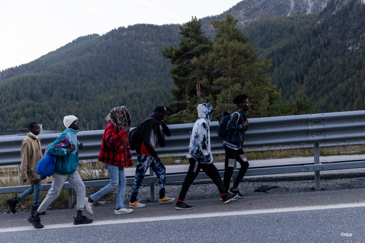 GermanyInAfrica's tweet image. #MigrationWeek ended last Friday. Its objectives:
💬 Foster dialogue
💪🏾 Mobilise support
🤔 Raise awareness

As countries continue to work towards #sustainable solutions, the challenges presented by #climatechange are creating a new trend: #climatemigration❗ 
@UNMigNetwork