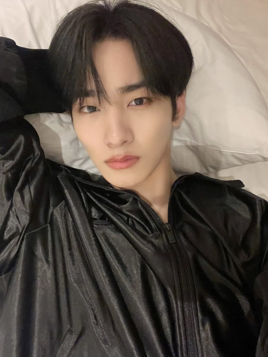 by_EPEX's tweet photo. [#제프]

제니스 새해 복 많이 받거라요.🧧🧧

#EPEX #이펙스 #JEFF #제프 #젶프프 https://t.co/5dzWIiWTtO