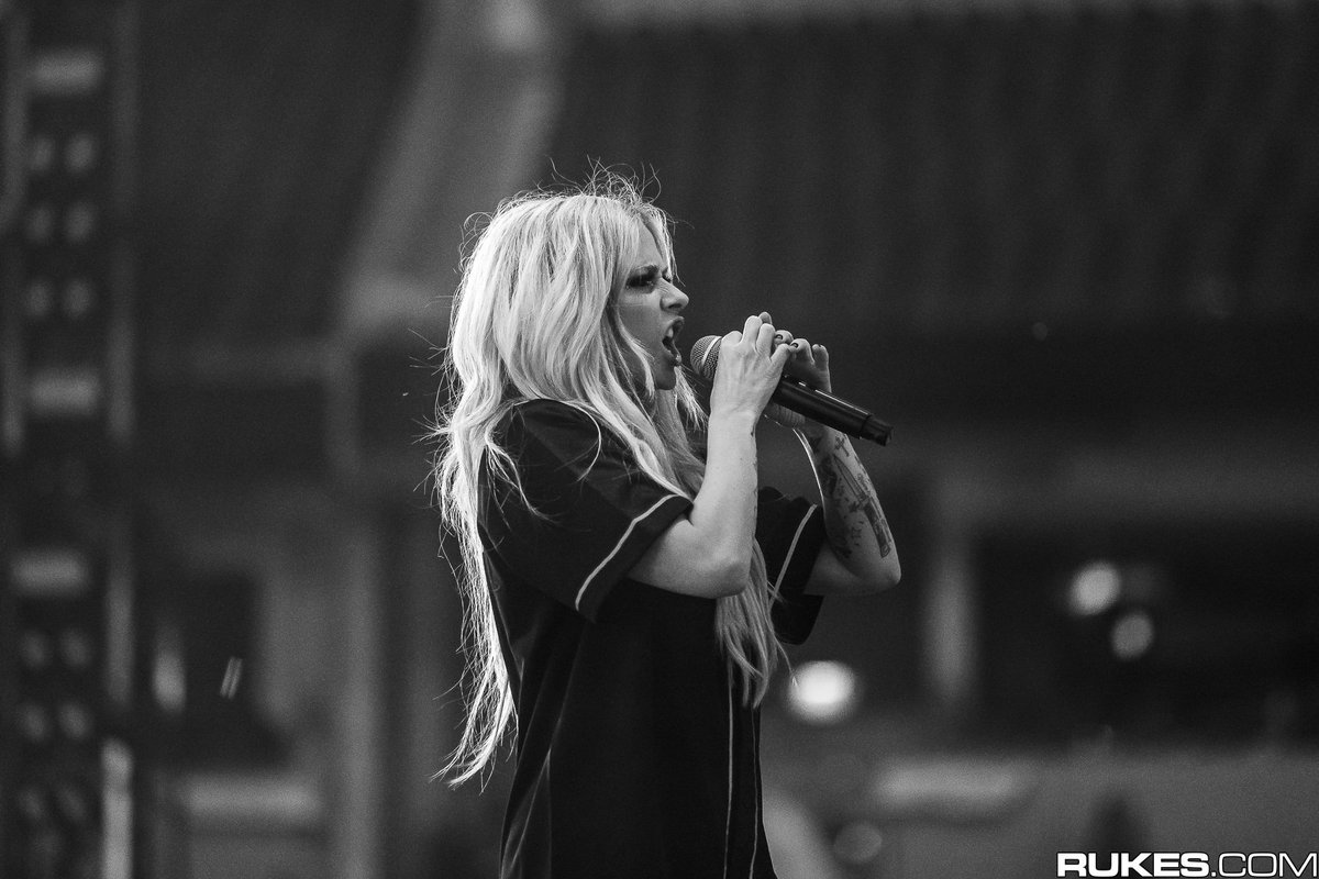 avrillavigne_tw's tweet photo. More photos by Rules that Avril Lavigne performs on ILLENIUM's show "TRILOGY: LOS ANGELES" at SoFi Stadium.
© IG: @rukes
#avrillavigne #avrillavigne_tw #艾薇兒
#illenium #rukes https://t.co/6i4kgfLKnX