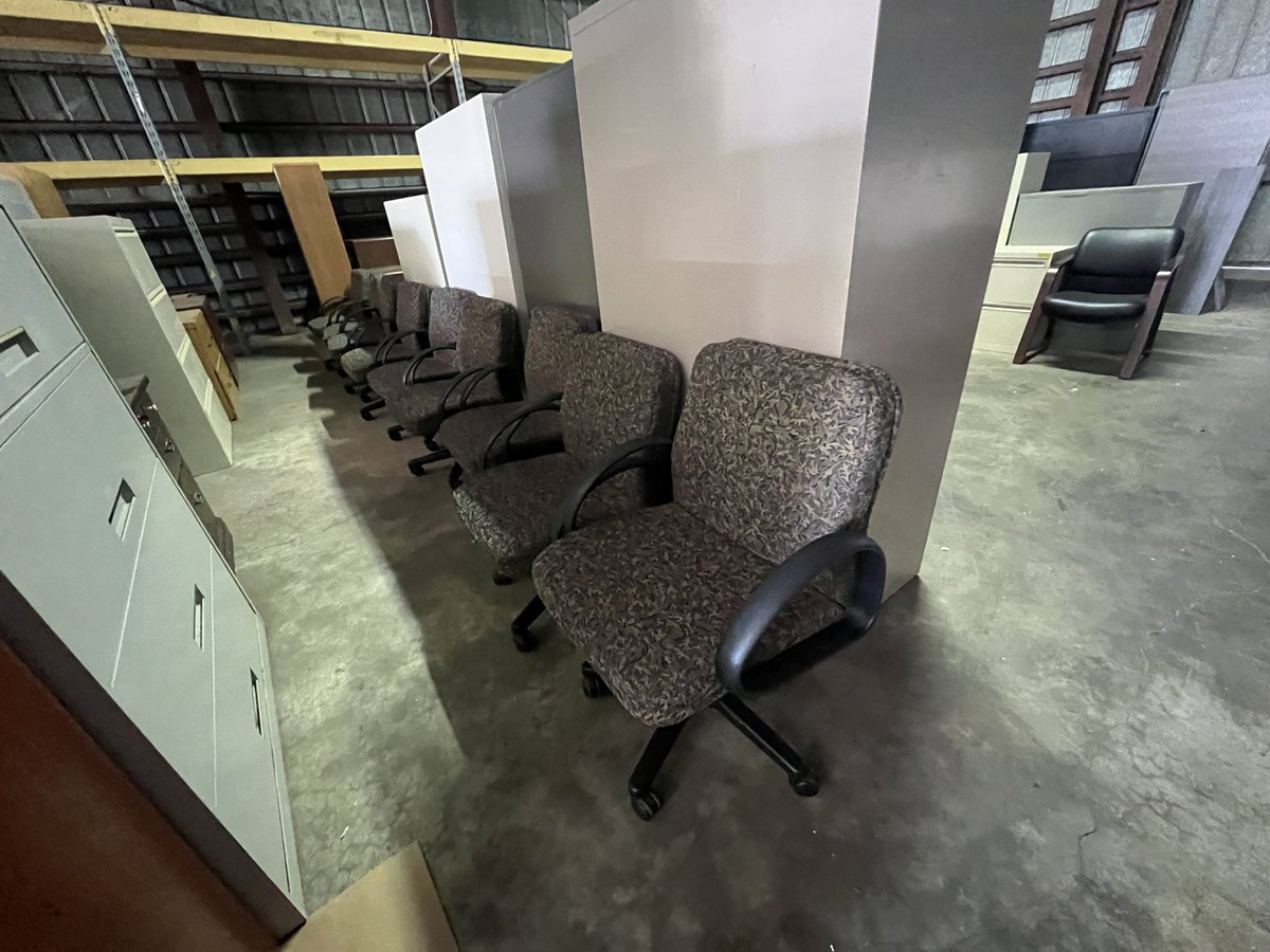 Merrifields's tweet image. We are cleaning out our Stillwater warehouse. Tons of file cabinets, chairs, shelving, and desks, cheap. Call or stop by to see what works for you. 
616 S. Main Stillwater 
405-377-9732