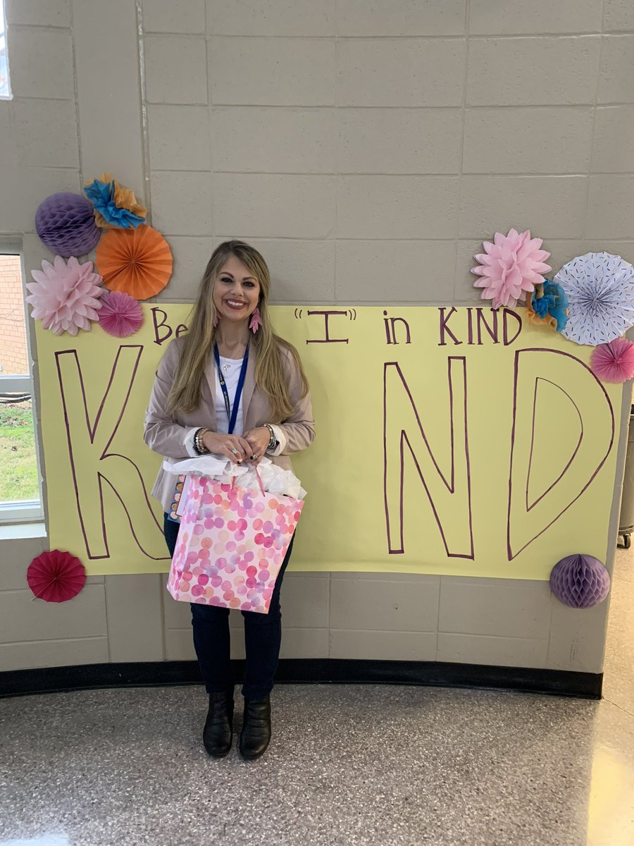 RELtullahoma's tweet photo. Happy National School Counselor Week to our amazing counselor, Mrs. Andrea Parson! We are so thankful and blessed to have you at our school! 💙 https://t.co/J4ZnnrgrRK