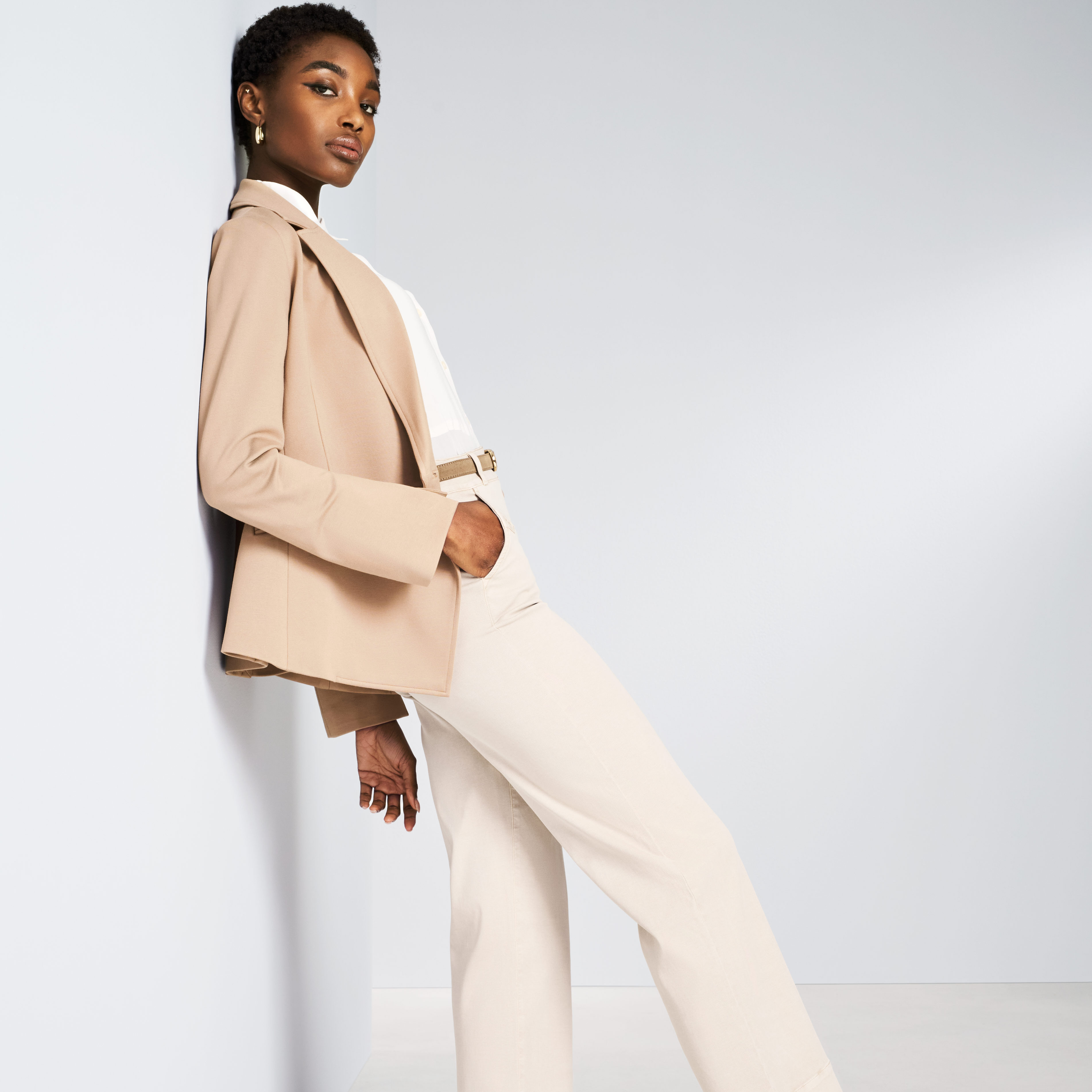 SPANX on X: Your '9-5' wardrobe just got an upgrade. Shop #SPANX new  arrivals at  including must-have pieces for the  office. #Workwear #Blazer #OfficeOOTD #BusinessCasual   / X