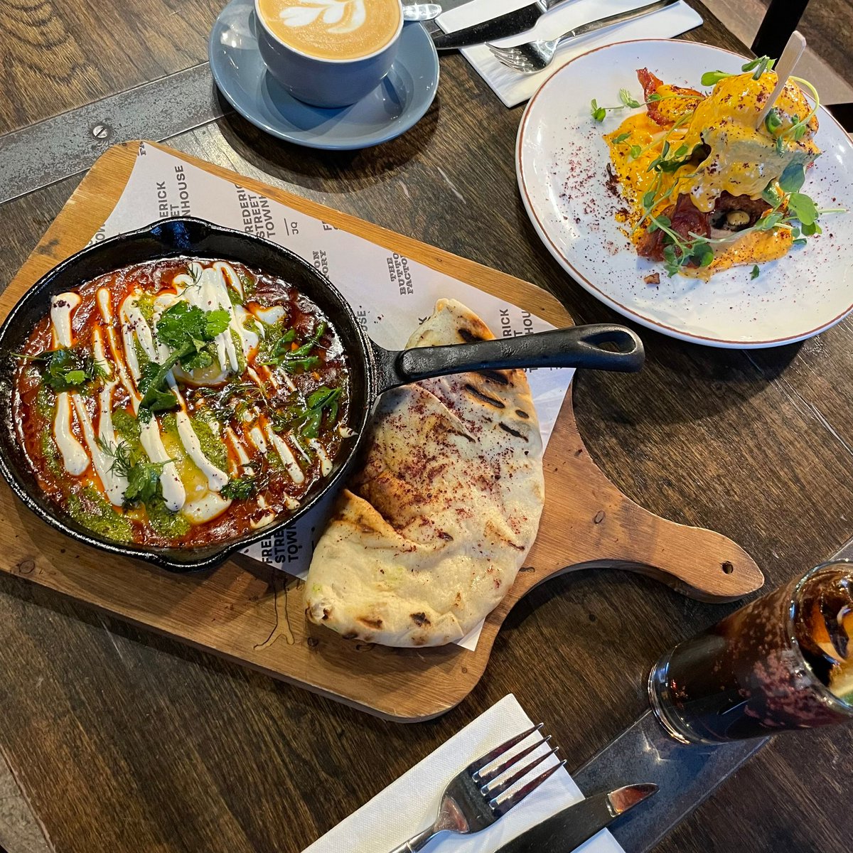 Button_Factory's tweet image. Have you tried our new Brunch menu yet? 🍴🤤

Make your weekends extra special with a menu like no other, choose from crispy fish tacos, green chilli shakshuka, brunch stacks &amp;amp; much more.. 😍

Book for tomorrow and join us here in the Jewellery Quarter - thebuttonfactorybirmingham.co.uk/bookings/