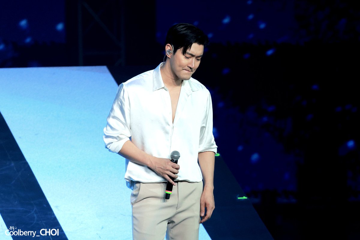 유난히 빛나는 오늘 즐거운 하루였으면 좋겠어 진심으로 좋은 사람들과 추억할 수 있는 시간이길😊
바쁜 일정을 보내고 있는 요즘, 
무엇보다 건강이 우선인 걸 잊지 말고 일정 소화해 내길! 생일 축하해 시원아💙
#HAPPY_SIWON_DAY
. 
#시원 #최시원 #SIWON #SIWONCHOI  #崔始源 #シウォン <a href="/siwonchoi/">Siwon Choi</a>