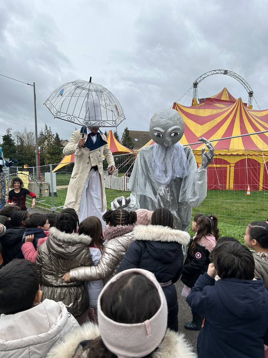 Mantes-la-Ville tweet media