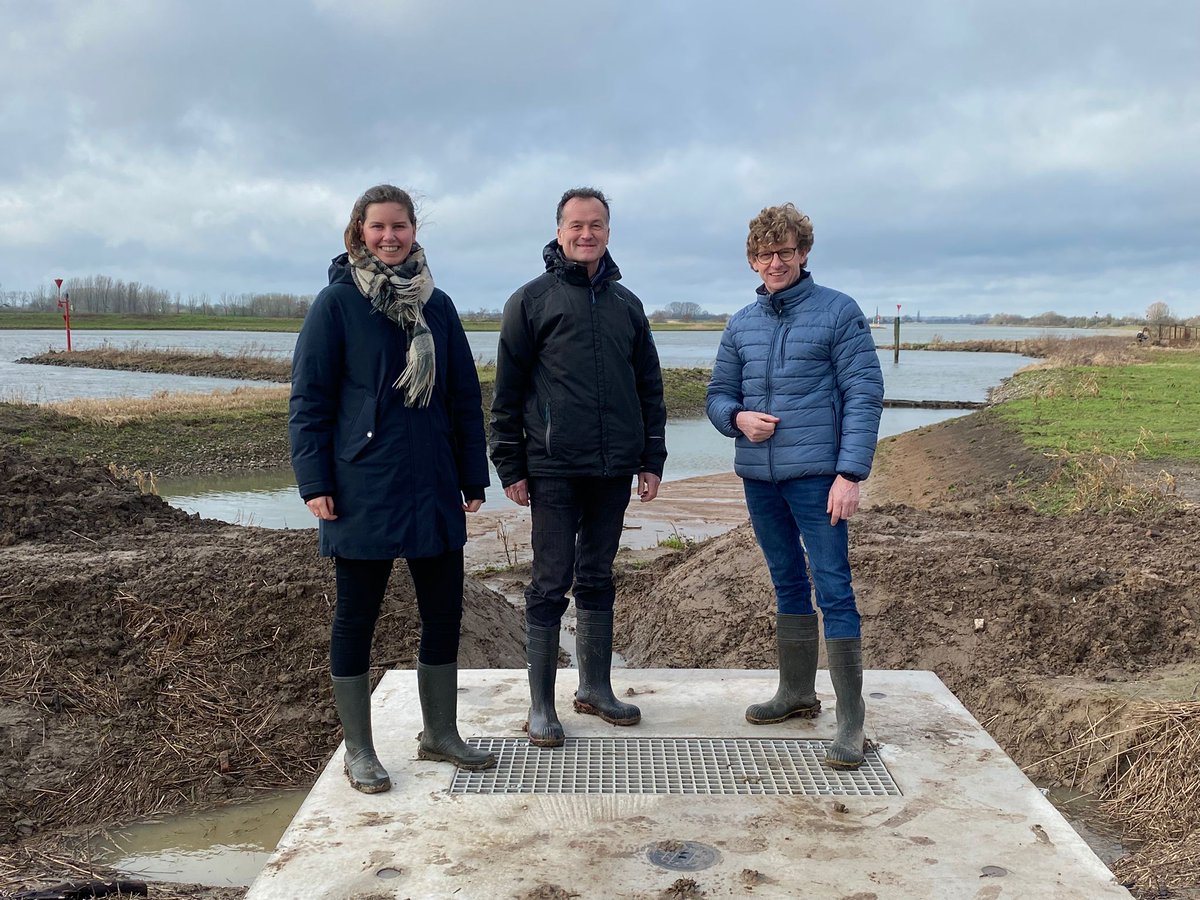 De Elster Buitenwarden is een mooie combi van waterveiligheid bij hoogwater én natuurontwikkeling van @UtrLandschap. In goed gezelschap bezocht met #ChristinePleijsier &amp; <a href="/janoverweg/">Jan Overweg</a> van fractie <a href="/christenunie/">ChristenUnie</a> #AlgemeenBestuur <a href="/HDSR_waterschap/">Stichtse Rijnlanden</a>. Ook gesprek over opgaven &amp; toekomst.