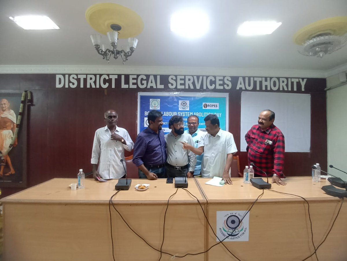 rheadsindia's tweet image. Bonded labour system abolition day facilitated by ROPES in partnership with @IJM &amp;amp; DLSA center, Chittoor. #rheads is in solidarity with victims of #forcedslavery and committed to this cause making #justice accessible to all #bondedlabour #solidarity #humantrafficking