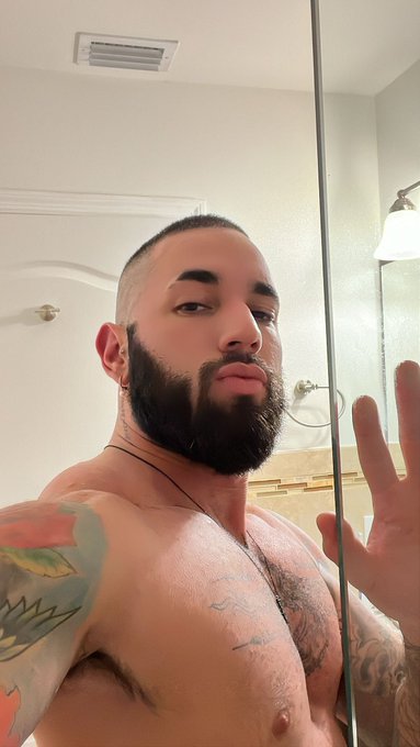 Enough dicks and holes on my timeline,  Let&rsquo;s see some face cards! https://t.co/NiT8z7RkW3