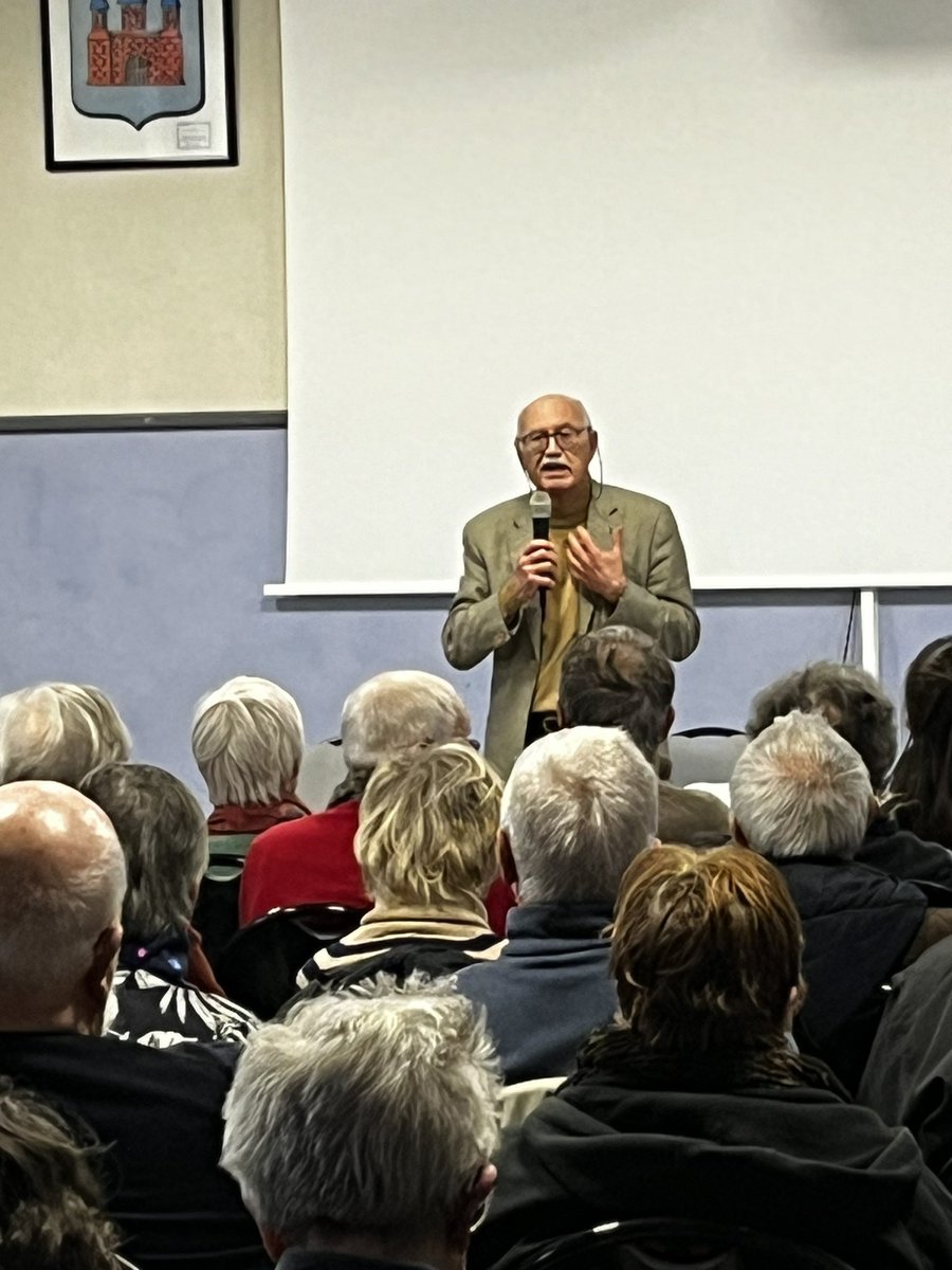 ADMD88's tweet photo. Plus de 100 personnes à la réunion organisée à Gérardmer (Vosges) par
@mgen_88 #LibrePensee @mgenGrandEst @ADMD88 avec le Pr Touraine Pr de Médecine et @ADMDFrance , nous débattons #findevie #directivesanticipees #Aideactiveamourir https://t.co/l9X9n3taWD