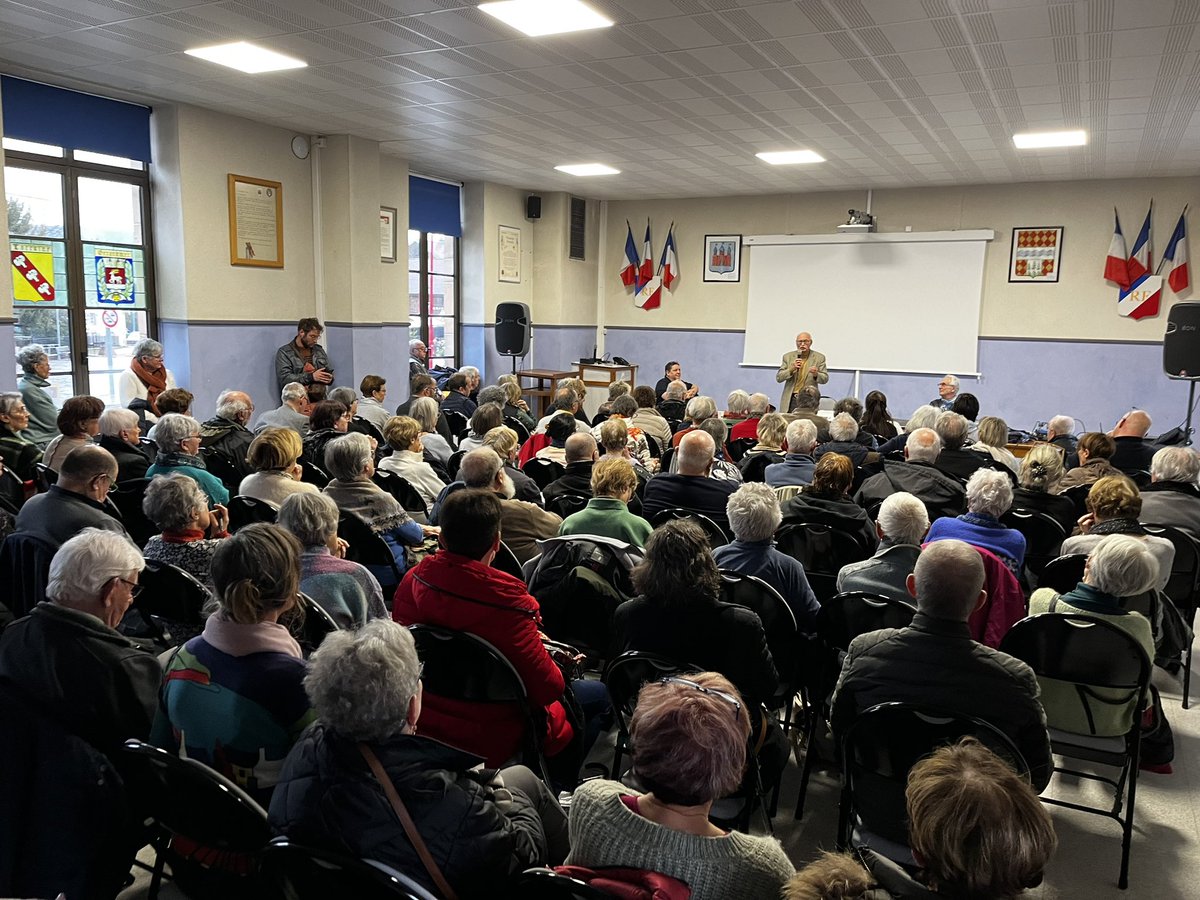 ADMD88's tweet photo. Plus de 100 personnes à la réunion organisée à Gérardmer (Vosges) par
@mgen_88 #LibrePensee @mgenGrandEst @ADMD88 avec le Pr Touraine Pr de Médecine et @ADMDFrance , nous débattons #findevie #directivesanticipees #Aideactiveamourir https://t.co/l9X9n3taWD