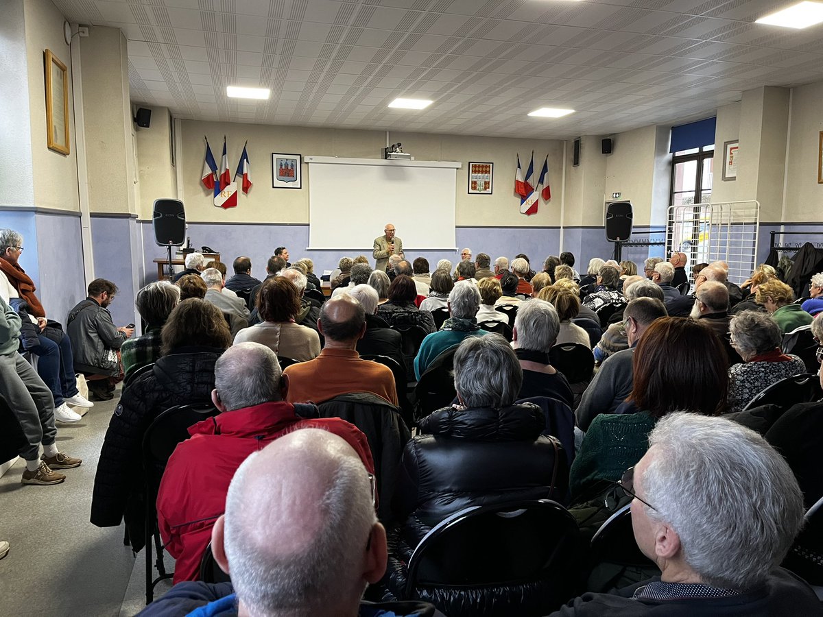 Plus de 100 personnes à la réunion organisée à Gérardmer (Vosges) par
@mgen_88 #LibrePensee @mgenGrandEst @ADMD88 avec le Pr Touraine Pr de Médecine et @ADMDFrance , nous débattons #findevie #directivesanticipees #Aideactiveamourir