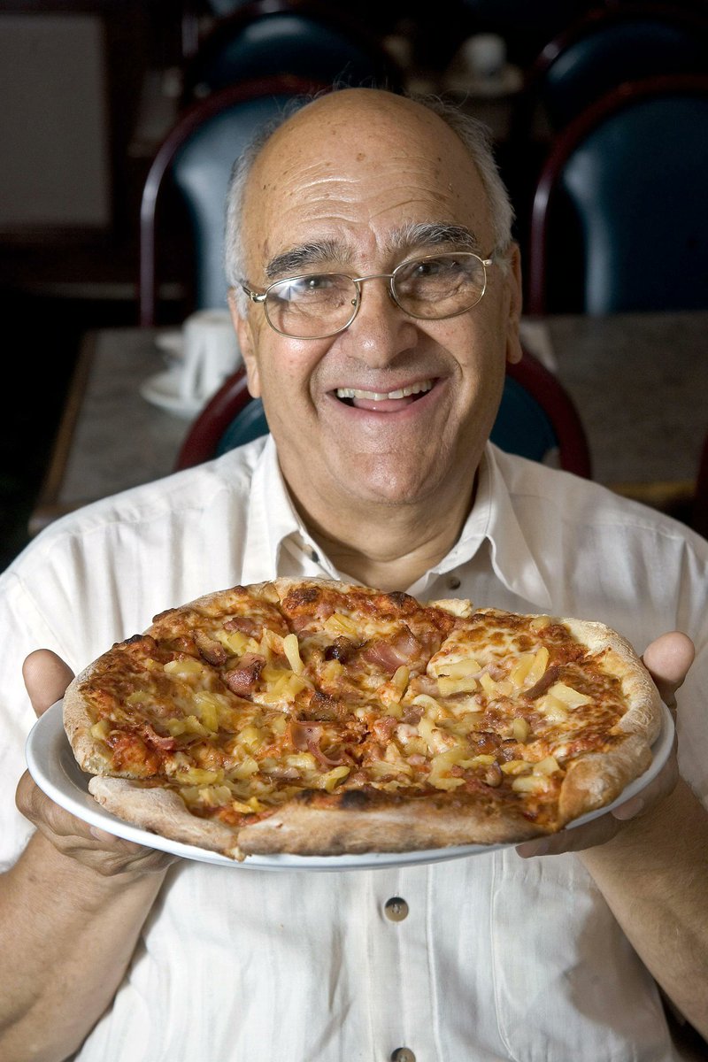 CraigBaird's tweet image. Happy #NationalPizzaDay!
Today, let's celebrate the Canadian man who invited Hawaiian pizza, Sam Panopoulos!

Panopoulos was born in 1934 in Greece, and came to Canada in 1954. He worked as a miner and first tried pizza in Windsor, Ontario. 

With his brothers, he opened the…