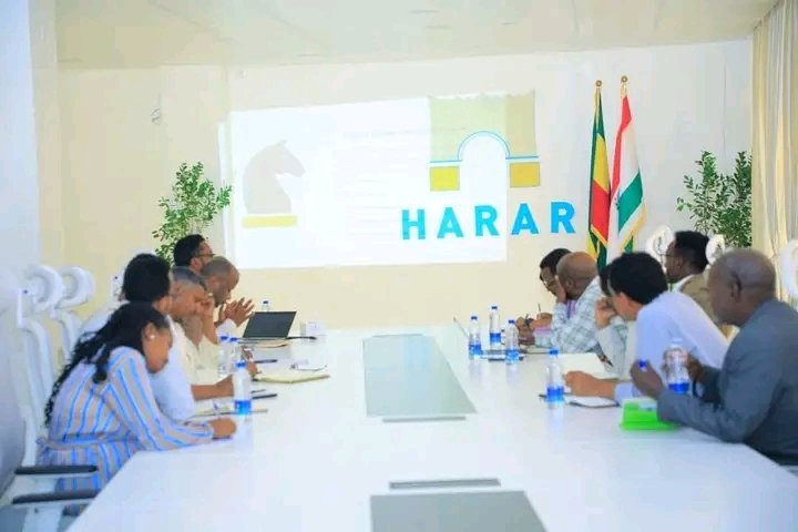 HarariRegPP's tweet photo. ሀረር ከተማን የቱሪስት መዳራሻ ለማድረግ በቅንጅት መስራት ያስፈልጋል- አቶ ኦርዲን በድሪ https://t.co/NYOtFrzug8