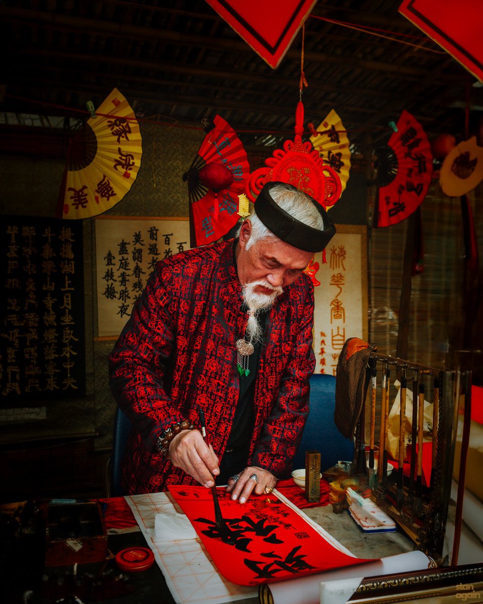 ᴛʜᴇ ꜰɪʀꜱᴛ ᴅᴀʏꜱ ᴏꜰ ᴛʜᴇ ɴᴇᴡ ʟᴜɴᴀʀ ʏᴇᴀʀ ʜᴏʟᴅ ᴀ ꜱᴀᴄʀᴇᴅ ᴘʟᴀᴄᴇ ɪɴ ᴠɪᴇᴛɴᴀᴍᴇꜱᴇ ᴛʀᴀᴅɪᴛɪᴏɴ, ᴀ ᴛɪᴍᴇ ᴡʜᴇɴ ᴡɪꜱʜᴇꜱ ᴛᴀᴋᴇ ꜰʟɪɢʜᴛ. 🏮✨

🌟🧧 #LunarNewYear #TetTraditions #VietnameseCulture