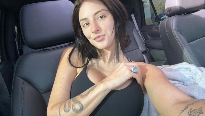 Watch harlee's leaked NSFW photo on TwXstars