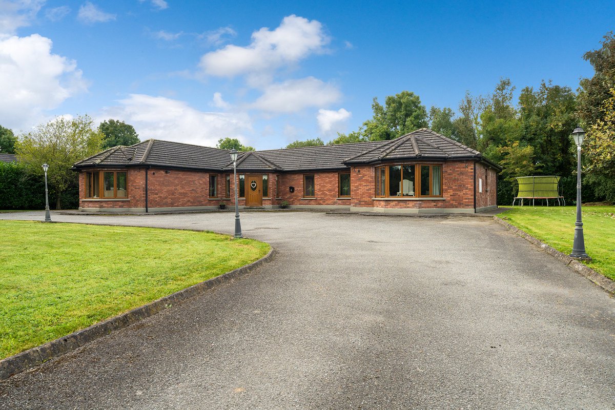 FoleyAuctioneer's tweet photo. A MUST VIEW

Drehid, Carbury, Co.Kildare

Superb 4 Bedroom Bungalow on c.0.66 acres, in a tranquil location, near major towns, such as Naas, Newbridge, Clane &amp; Kilcock, Maynooth Universtity, and M4 Motorways, and 30 mins drive or less to the M6, M7 &amp; M50

#KildareHomes
#Carbury https://t.co/SC2C01CzQe