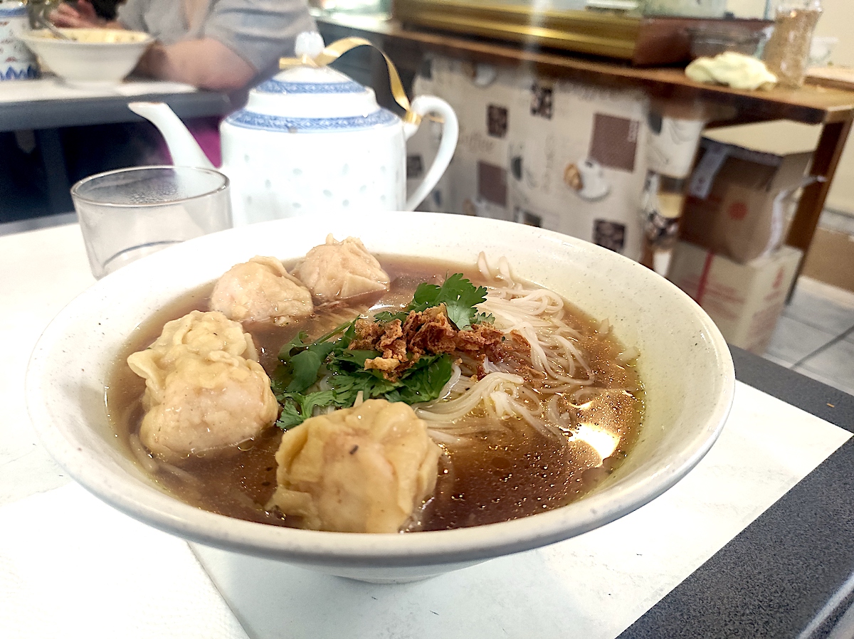 À Montreuil, une cantine asiatique mythique rouvre ses portes enlargeyourparis.fr/artdevivre/a-m…