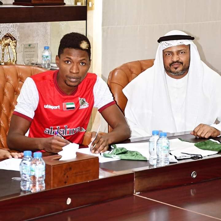 #football 
L'attaquant Seydouba Bangoura s'engage avec Al Dahra FC, club des Emirats Arabes Unis, pour un essai de 5 mois
 Selon la direction du club #Milo de Kankan, cet accord pourrait aboutir à un achat si l’essai est satisfaisant !

Bonne aventure à Seydouba Bangoura