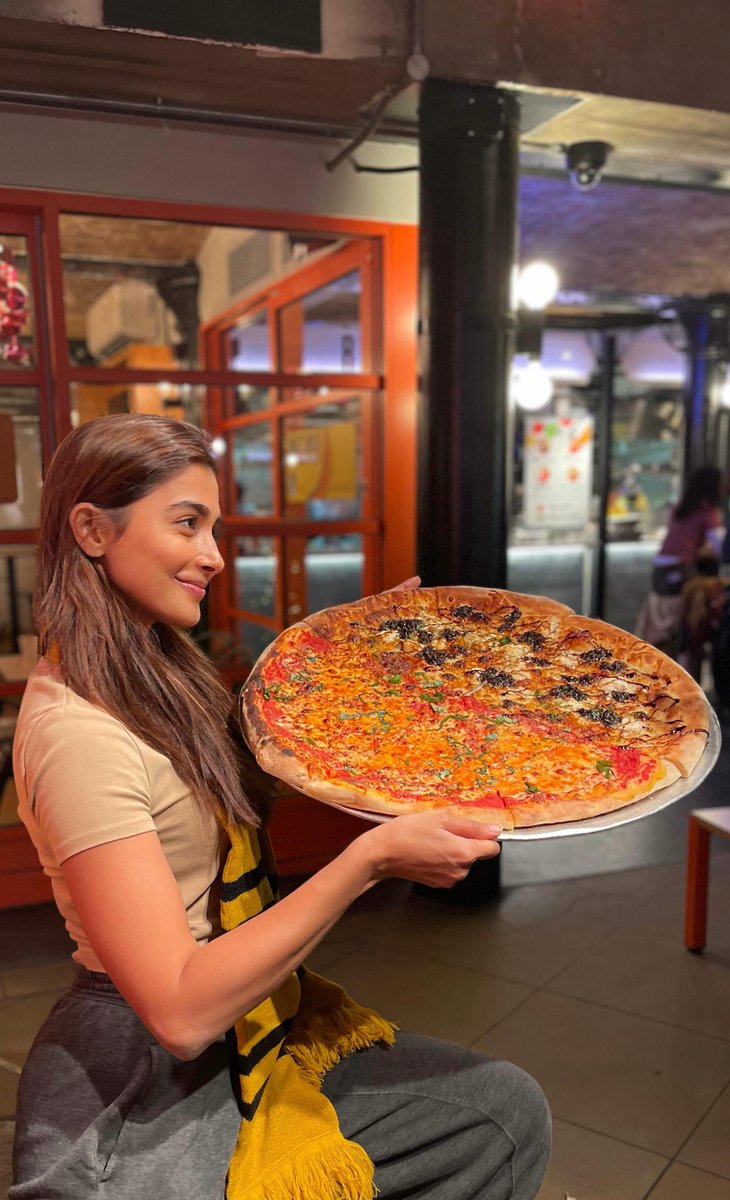 PlanetBollywood.com tweet media