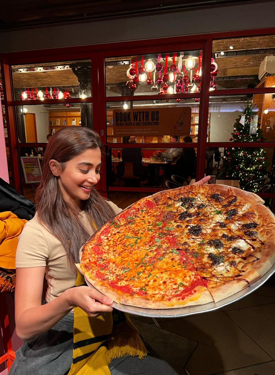 PlanetBollywood.com tweet media